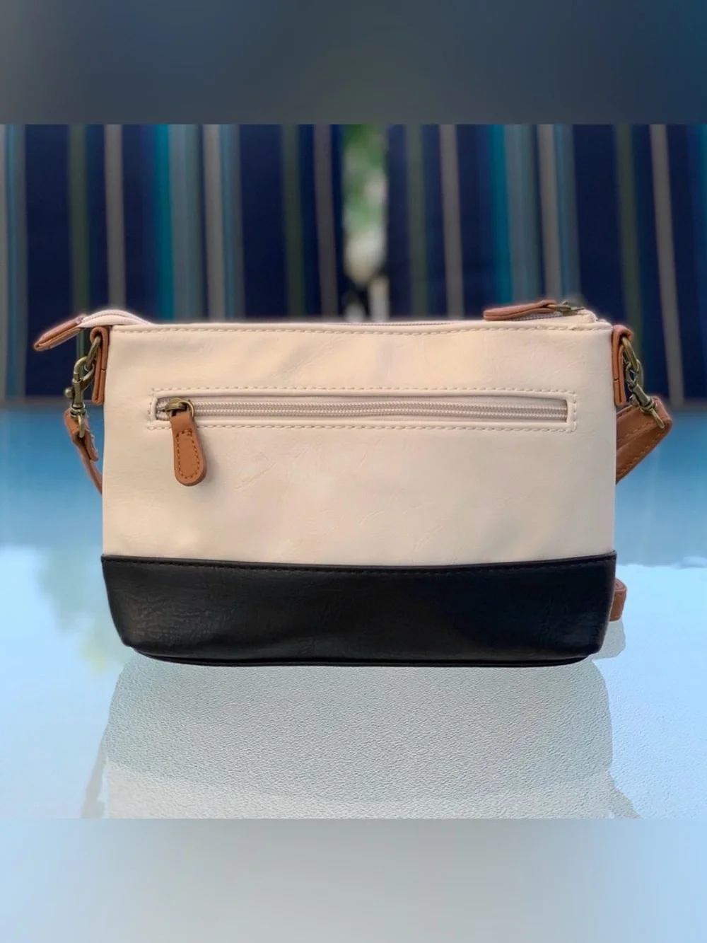 Stone Mountain USA Black and White Bonded Leather Convertible Crossbody Bag